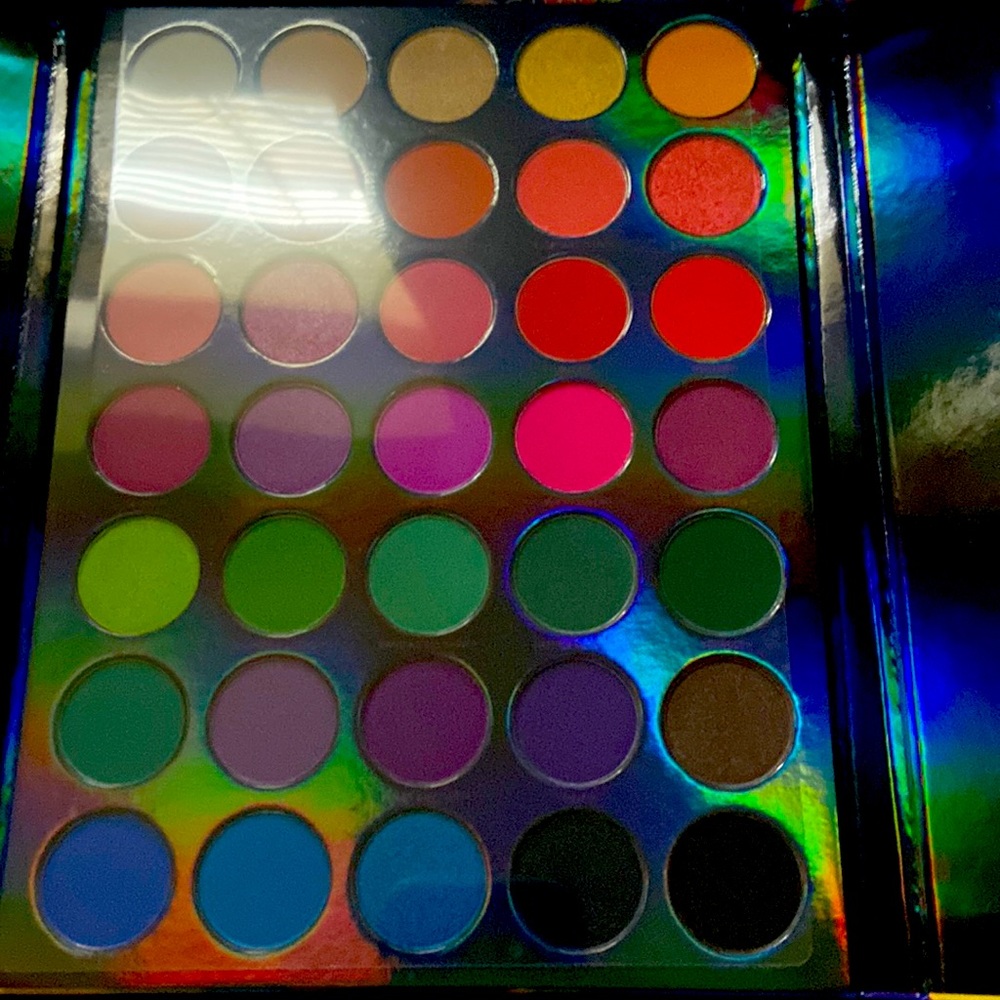 Lisa Frank Morphe 35 B palette. Never used